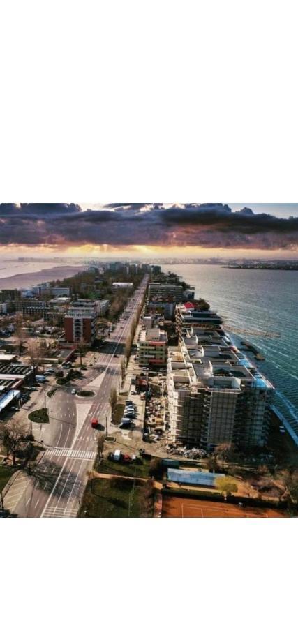 Deluxe Lake View Mamaia Exteriör bild