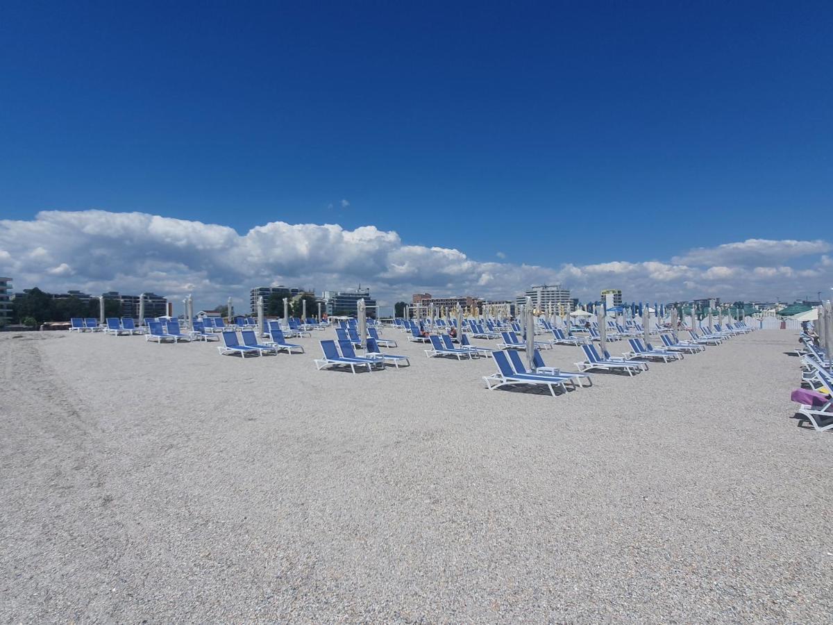 Deluxe Lake View Mamaia Exteriör bild