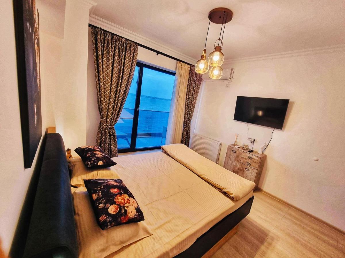 Deluxe Lake View Mamaia Exteriör bild